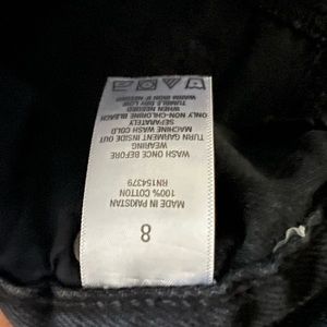 Aeropostale mom shorts size 8 in color black.